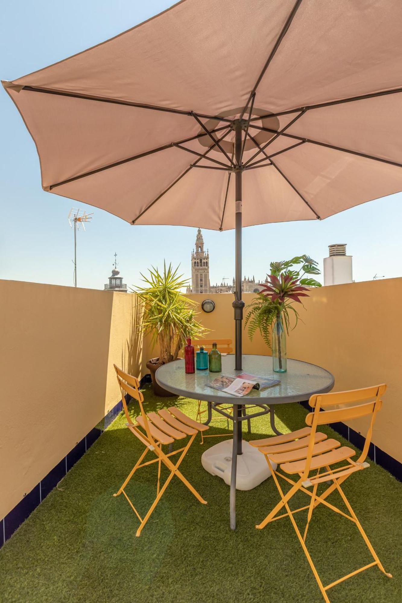 Green-Apartments Giralda Views Sevilla Exteriör bild